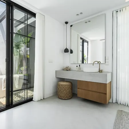 Villa Matda Beachfront Puente - Marbellac