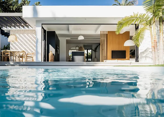 Villa Matda Beachfront Puente -