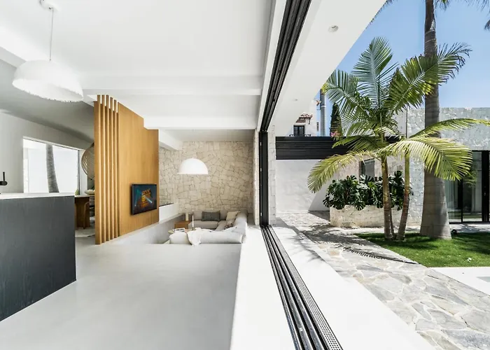 Matda Beachfront Puente - Villa Marbella